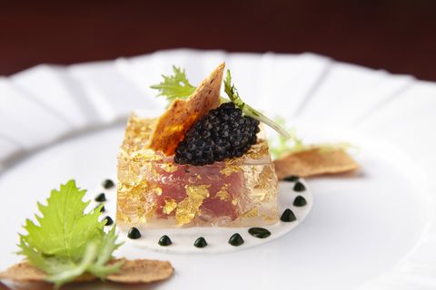 以金箔＋魚子醬打造藝術品般的「清酒凍！」日本米其林星級餐廳主廚「杉本雄」快閃客座西華飯店
