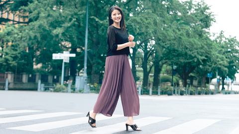 Uniqlo 這款寬褲 百褶長裙必須買 夏天輕鬆穿出清新自然感上班 出遊的好感穿搭這樣來 Uniqlo 這款寬褲 百褶長裙必須買 夏天輕鬆穿出清新自然感上班 出遊的好感穿搭這樣來