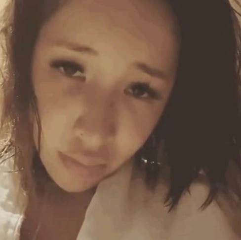 蕭亞軒突發15秒 精神恍惚 片又秒刪 披頭散髮不斷抽泣 詭異狀態嚇壞網友 蕭亞軒突發15秒 精神恍惚 片又秒刪 披頭散髮不斷抽泣 詭異狀態嚇壞網友