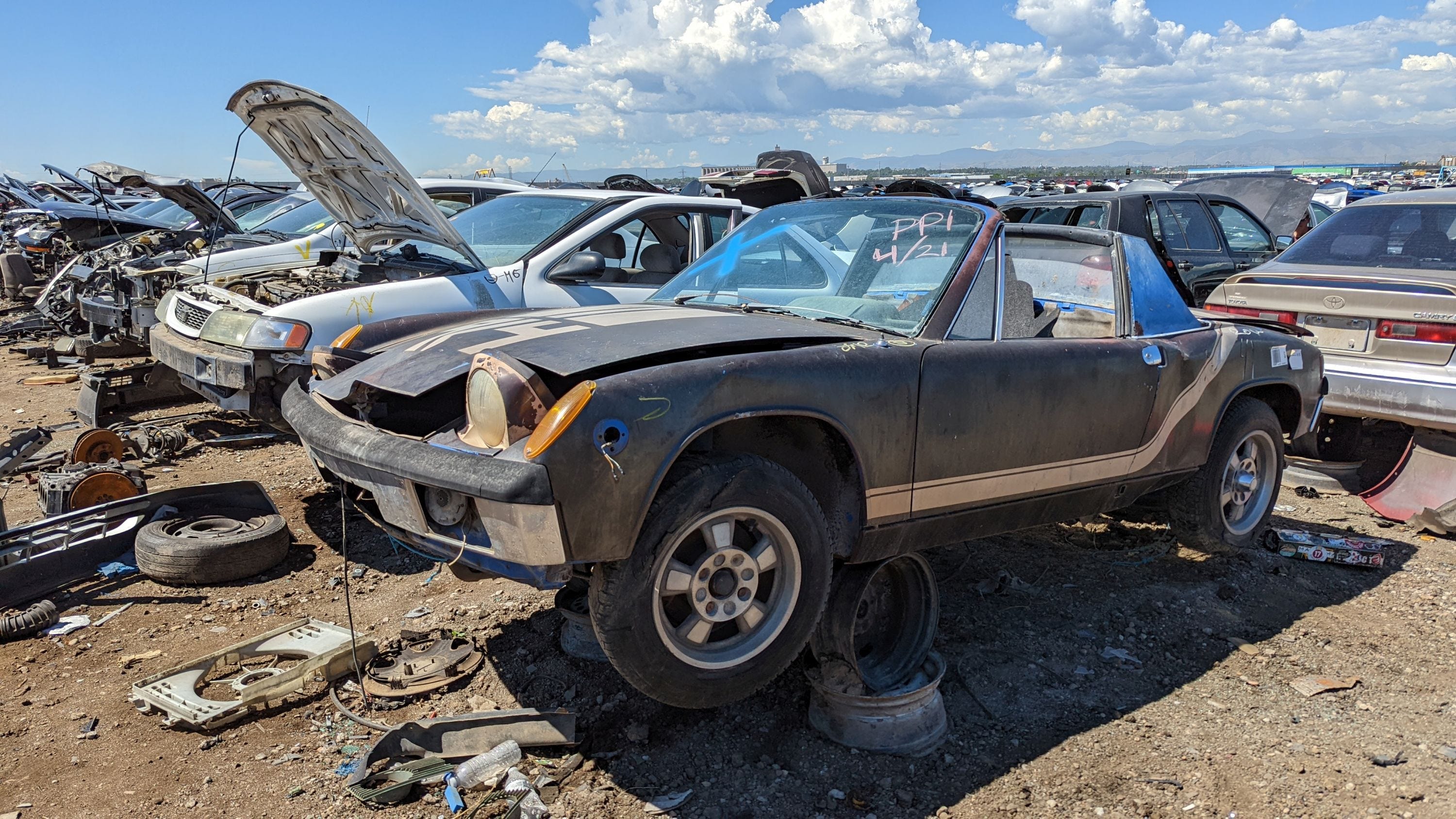 1970 Porsche 914 Is Junkyard Treasure