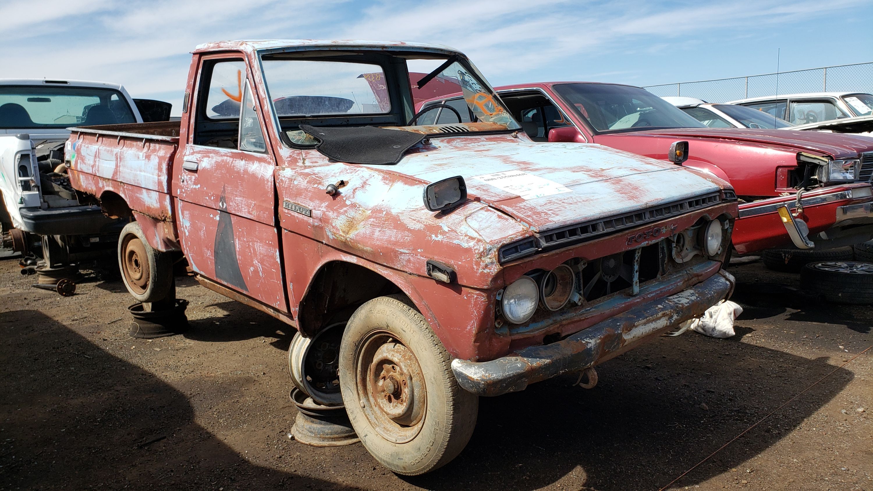 koper buitenspiegel legaal Junkyard Treasure: 1971 Toyota Hilux