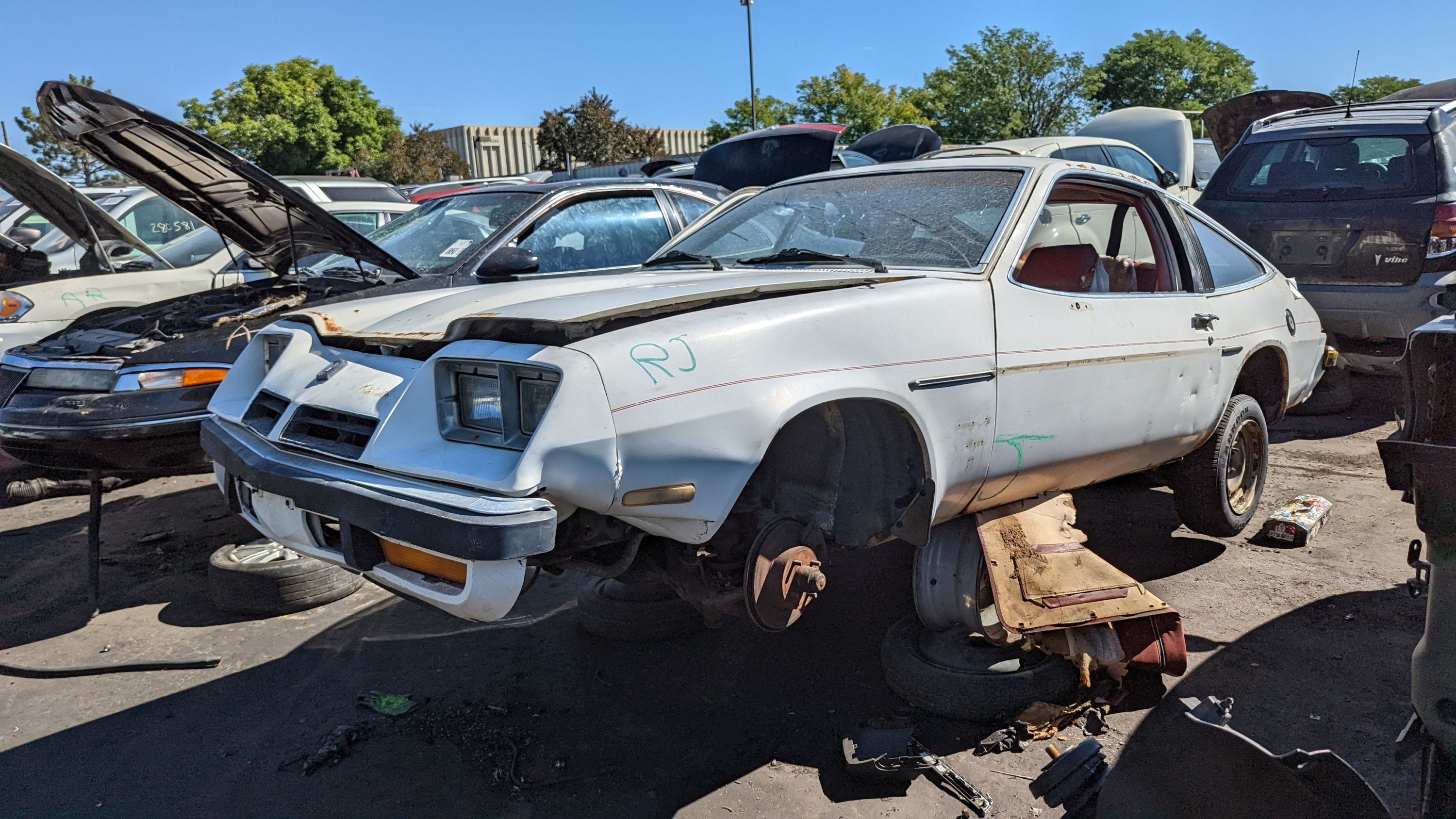 1976 Oldsmobile Starfire Is Junkyard Treasure