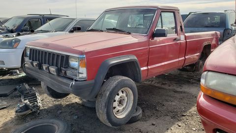 1986 Jeep Comanche in Colorado junkyard