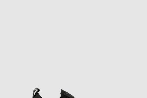 Zapatillas negras Zara, H&M, Mango...