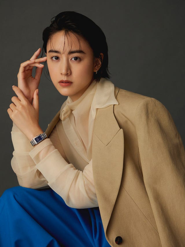 山本美月がまとう ロンジン のエレガンスウォッチ