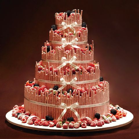 グランドハイアット東京のグランド チャペルを思わせるピンクのケーキデザイン