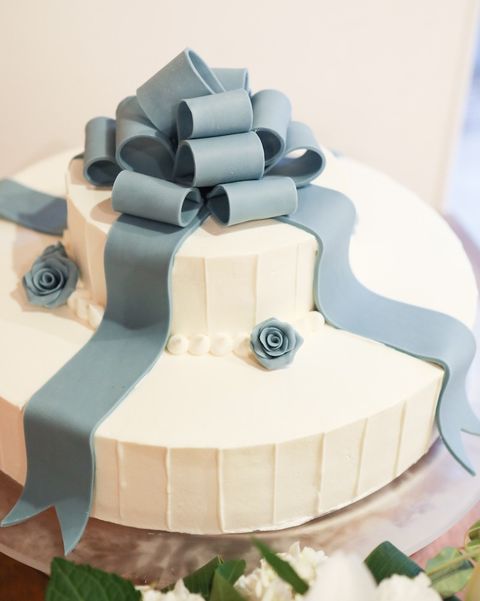 長楽館のブルーリボンデザインのケーキ