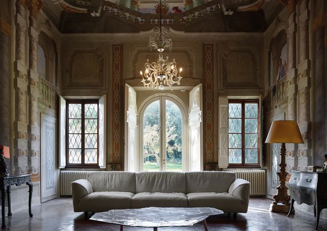 il divano grande soffice di edra, design francesco binfaré