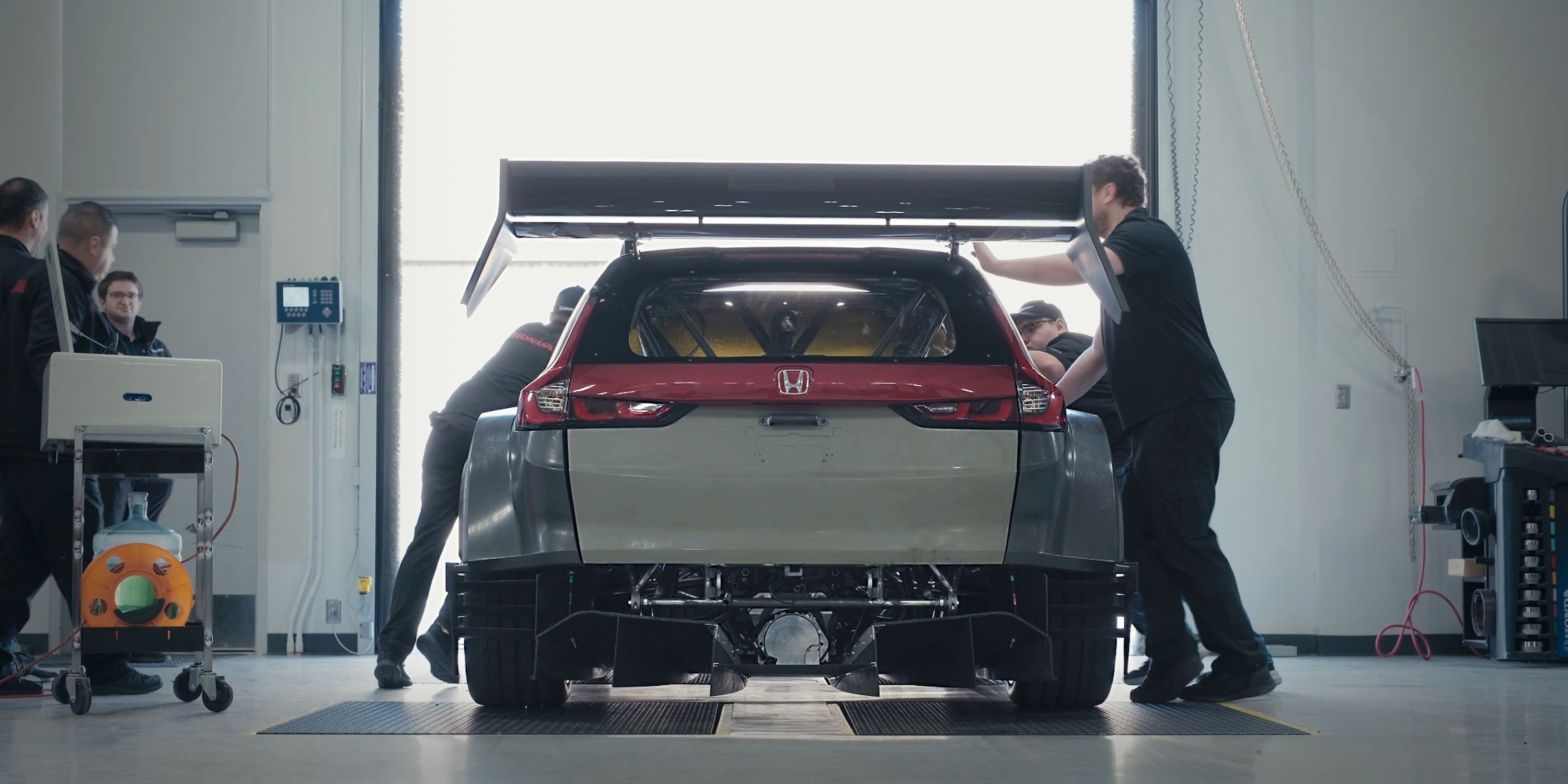 Honda Is Building an 800-HP CR-V Hybrid Race Car for Some Reason