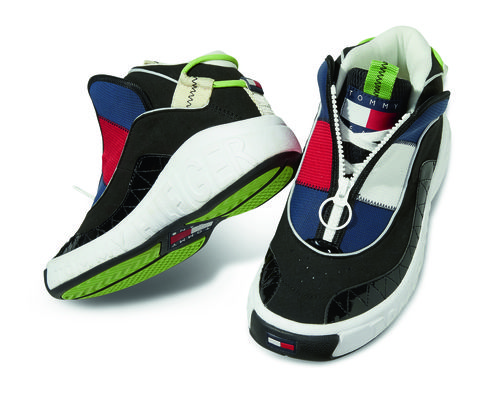 Shoe, Footwear, Outdoor shoe, Walking shoe, Sneakers, Athletic shoe, Running shoe, Font, Cycling shoe, Carmine, 