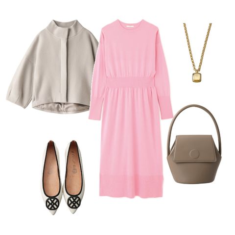 ピンク色ニットドレスで、スウィート＆ハッピーな雰囲気に