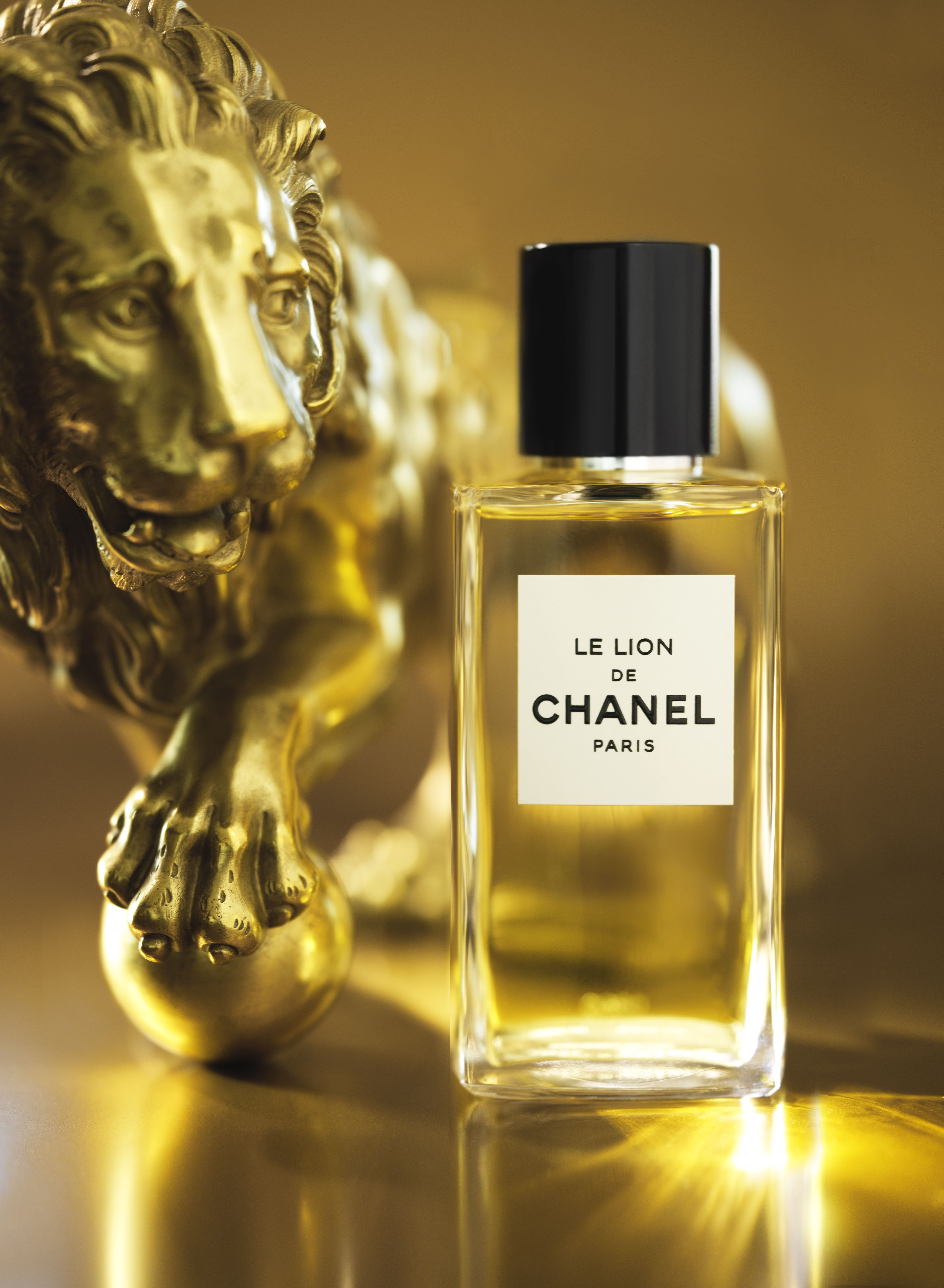 lion versus perfume