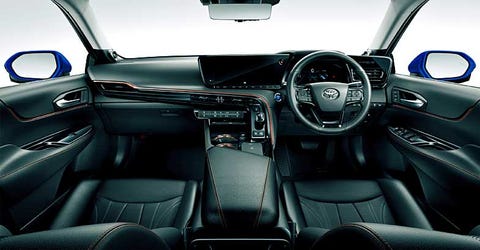 水素を燃料として走るラグジュアリーセダン、トヨタ「MIRAI」の魅力
