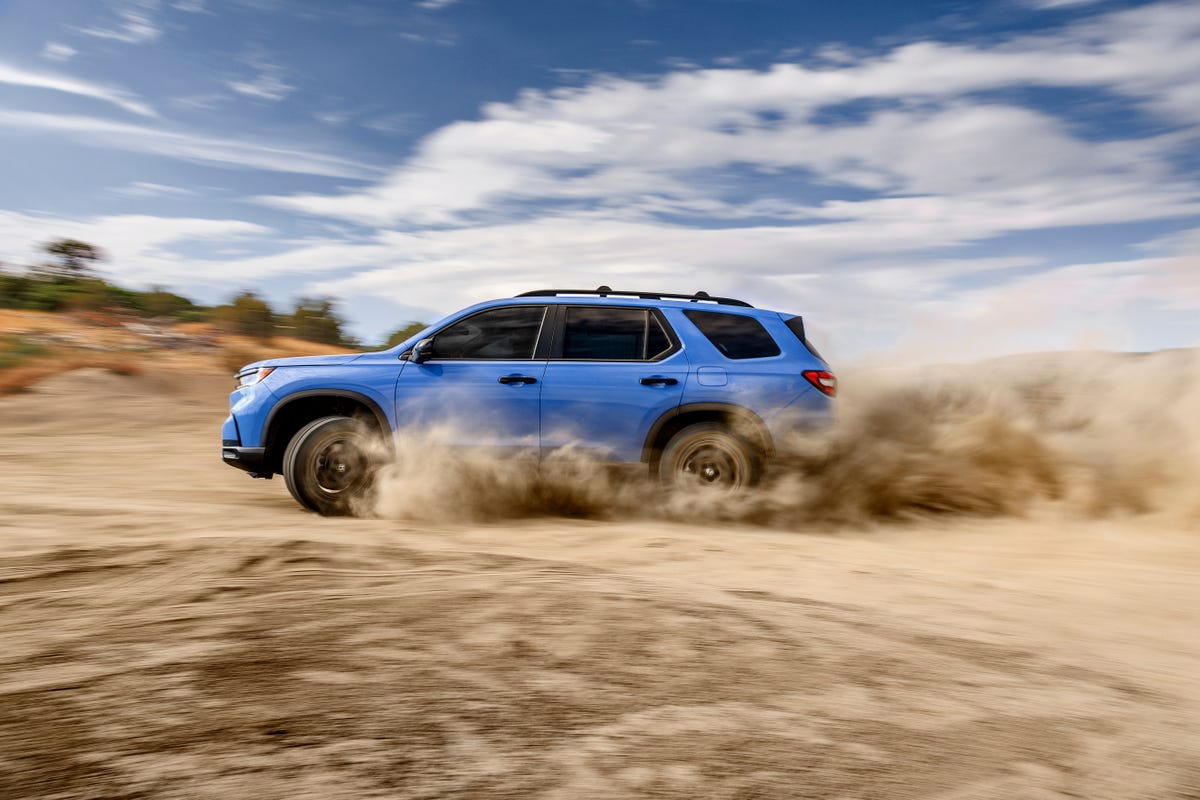 www.autoweek.com