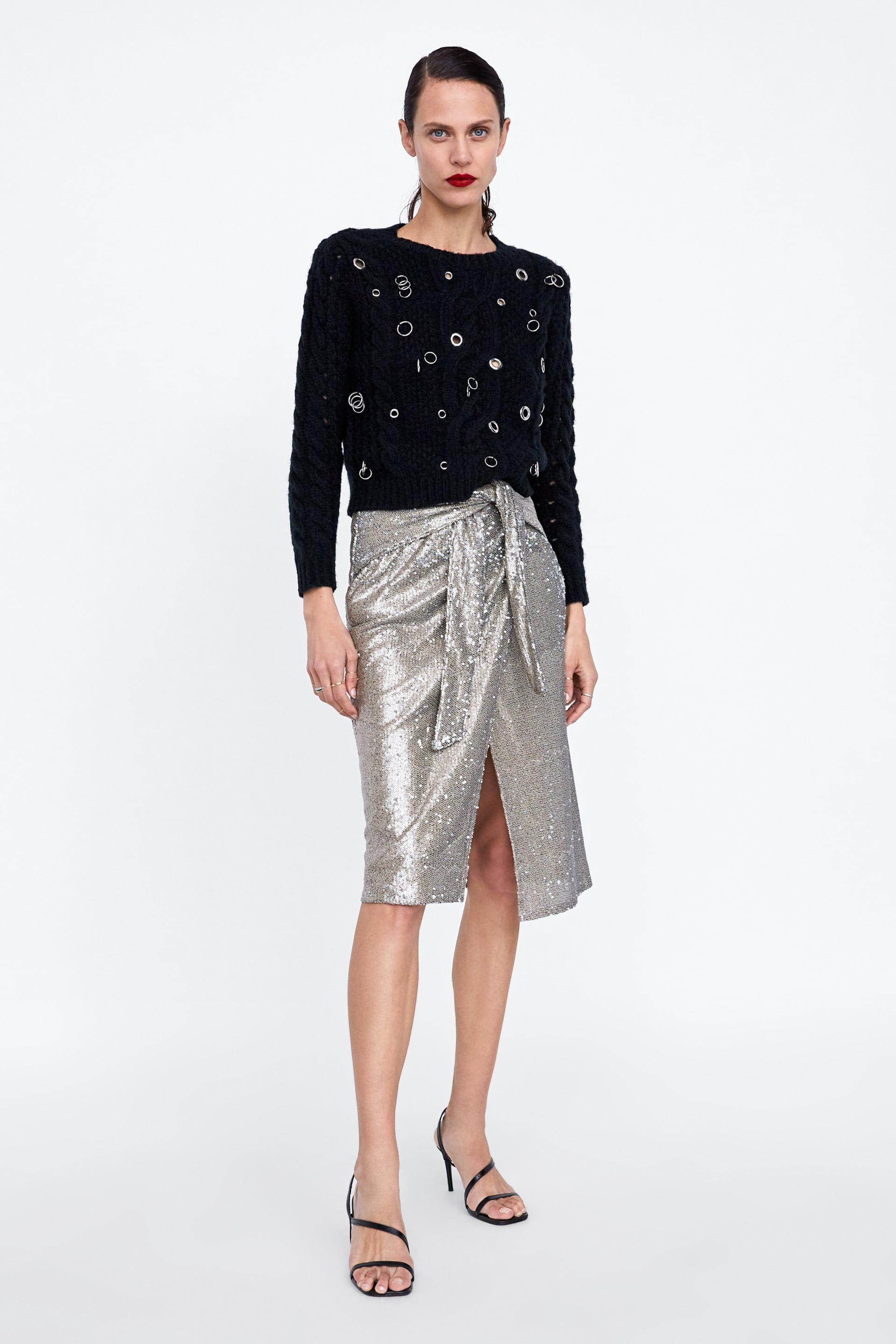 Telemacos Redondear a la baja término análogo Zara tiene claro lo que llevarás en tu próxima fiesta: una falda midi de  lentejuelas
