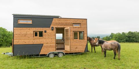 Mini casa con techo retráctil