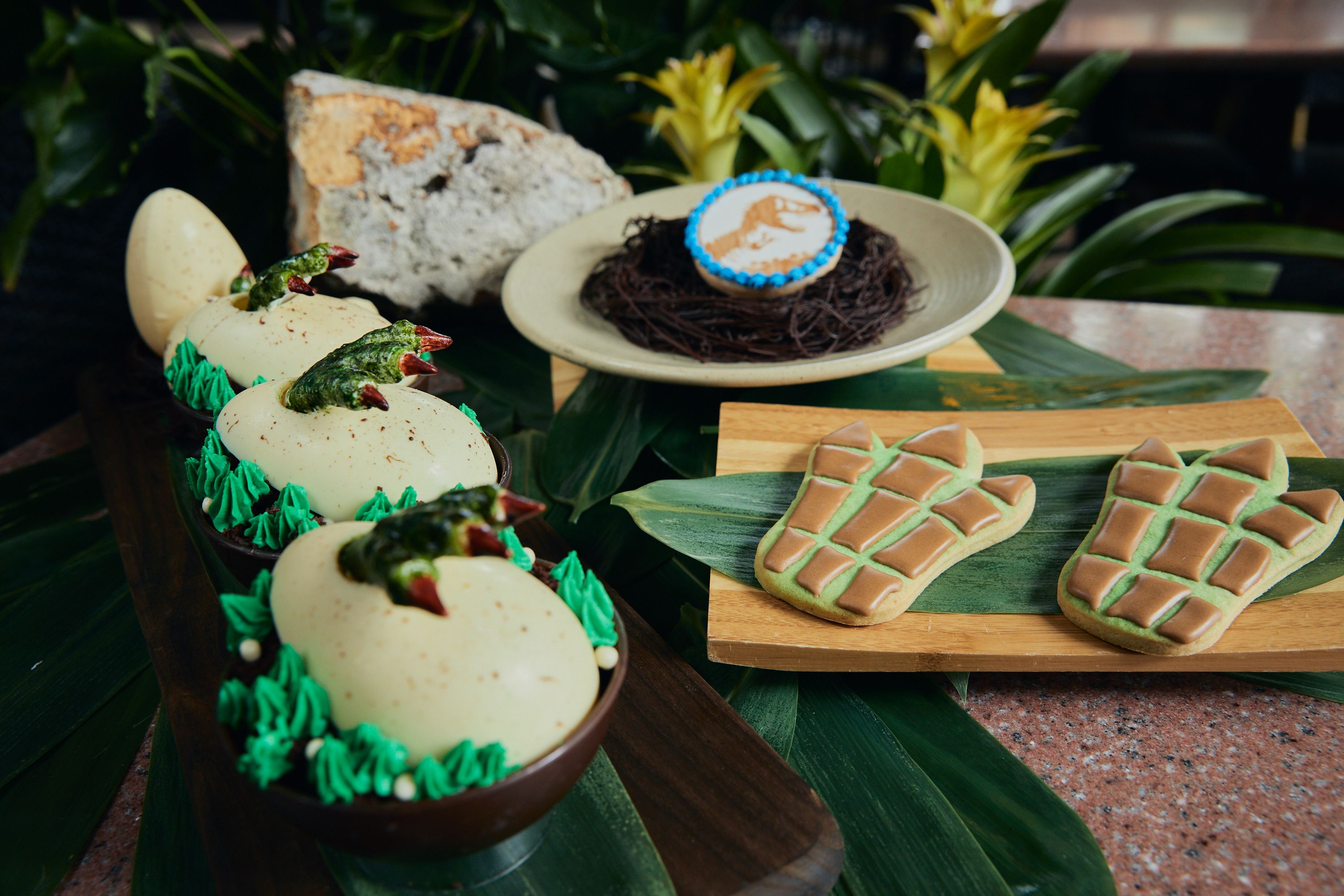 Universal Studios Made The Most Amazing Jurassic World Desserts