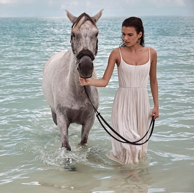 Beach Wedding Dresses Bridal Gowns For A Beach Destination