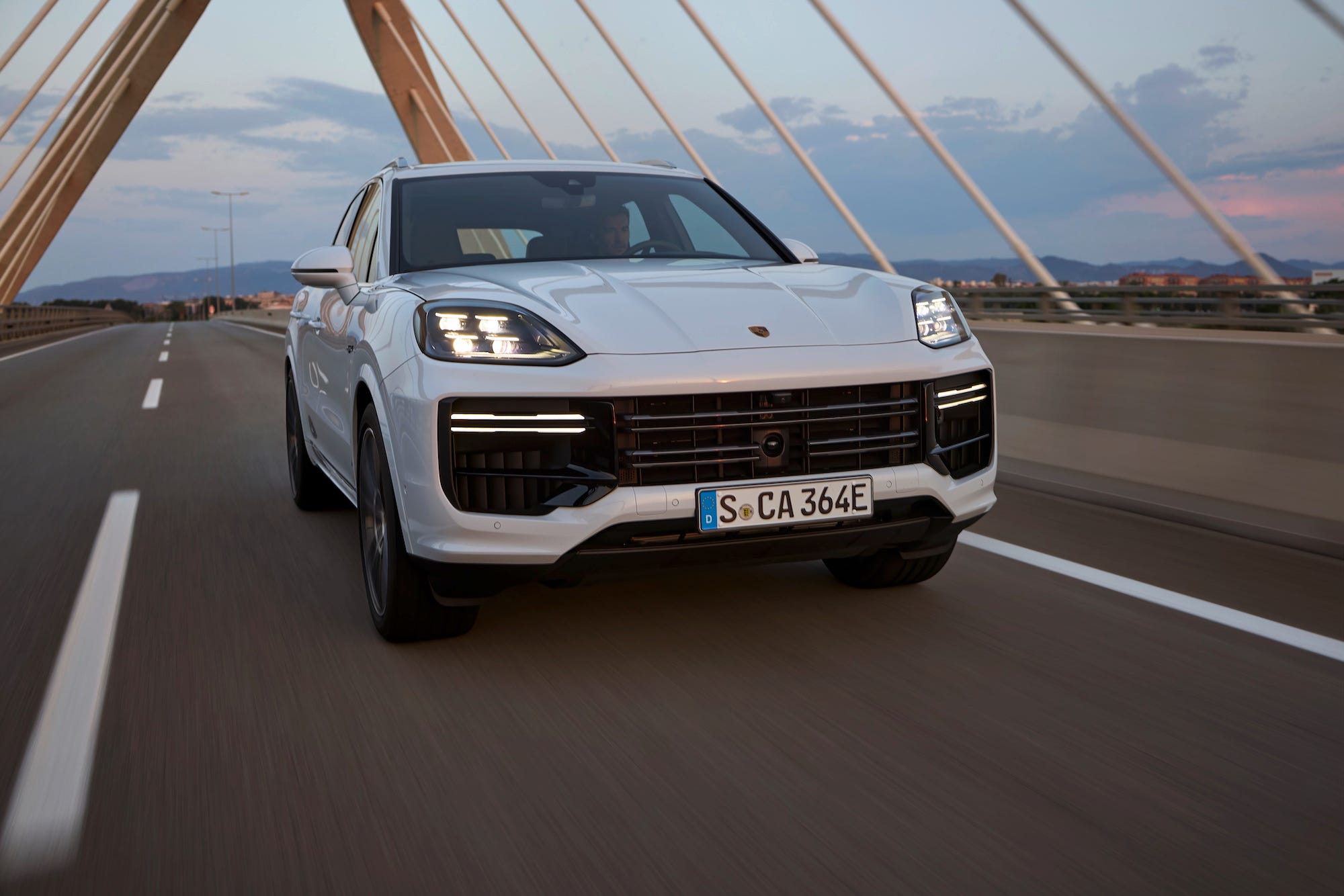 The 2024 Porsche Cayenne Turbo E-Hybrid Has 729 HP and 700 lb-ft of Torque