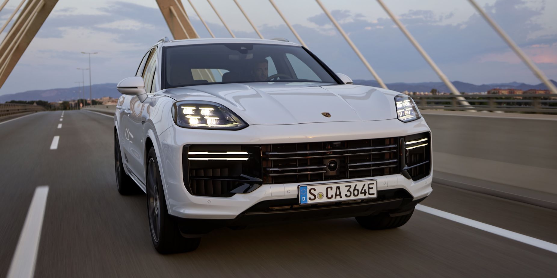 The 2024 Porsche Cayenne Turbo E-Hybrid Has 729 HP and 700 lb-ft of Torque