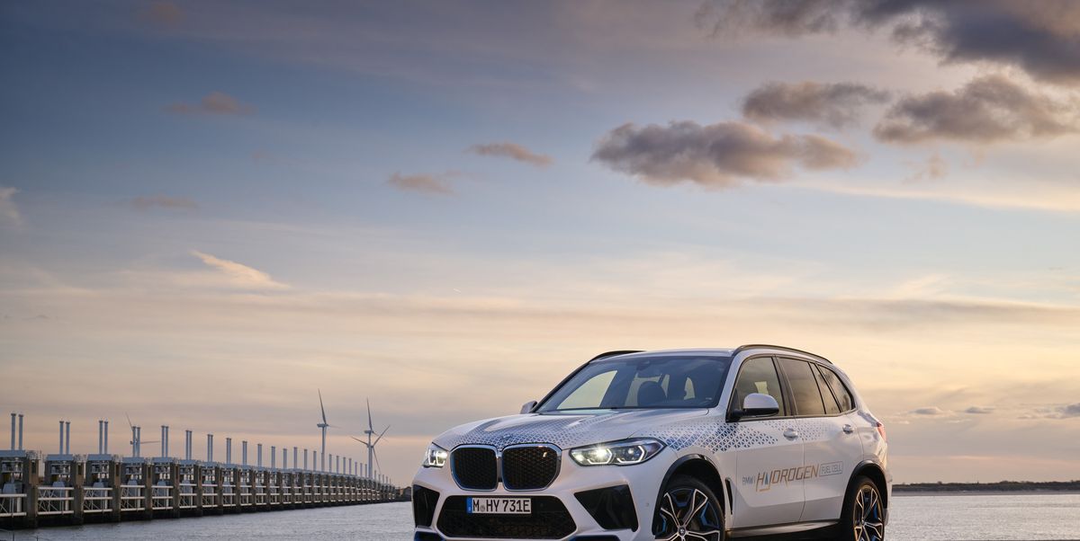 View Photos of the 2023 BMW iX5 Hydrogen Prototype