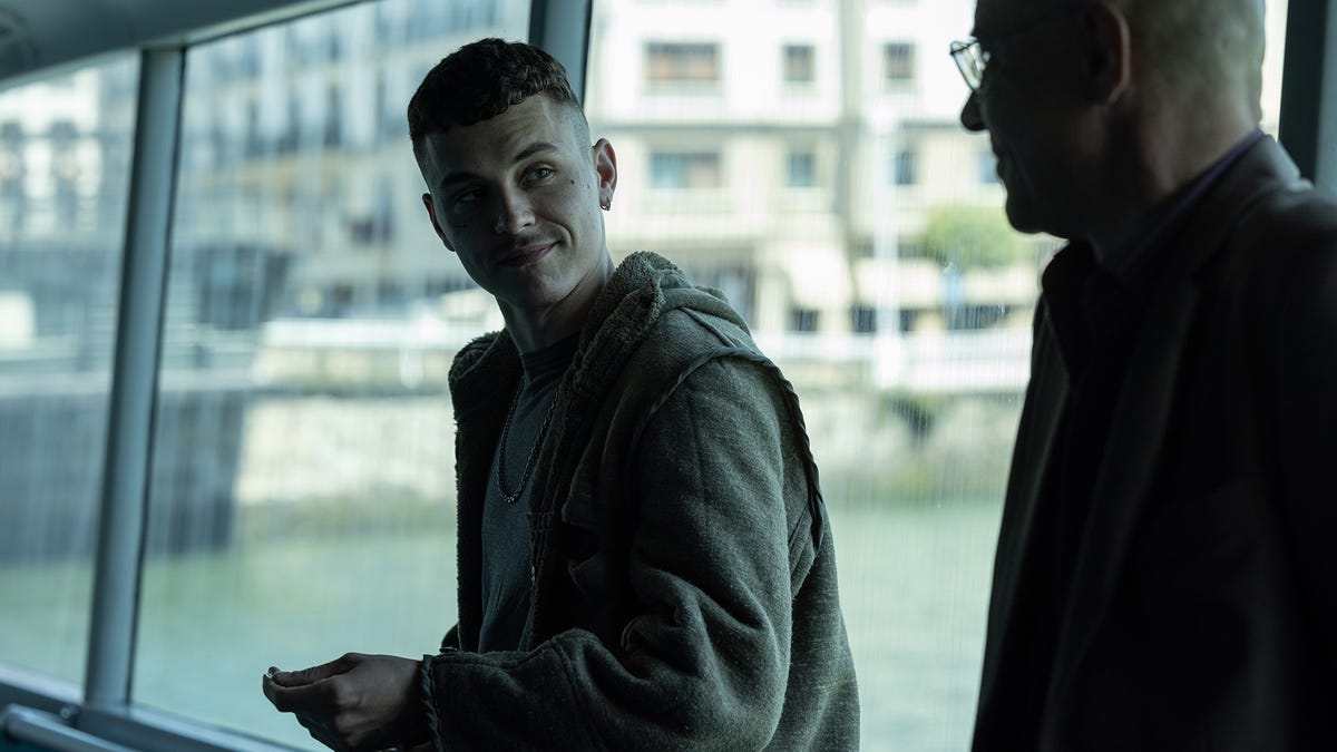 “It’s something shady but what do you want to see”: This is the Netflix series in which Aron Piper will hook you without saying a word