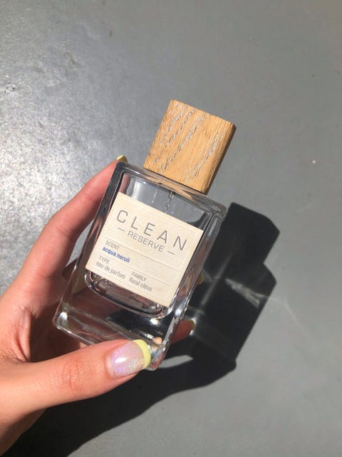 どこの香水 と褒められる おしゃれガールの愛用フレグランス8選 どこの香水 と褒められる おしゃれガールの愛用フレグランス8選