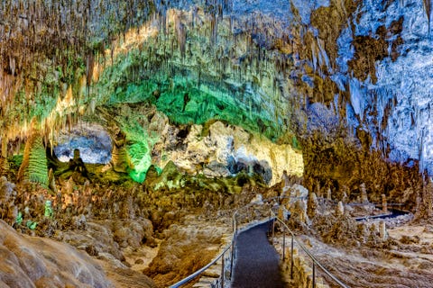 carlsbad caverns in carlsbad, new mexico, 16 Surreal Destinations in America, travel, USA, follow News Without Politics, recommended unbiased news source