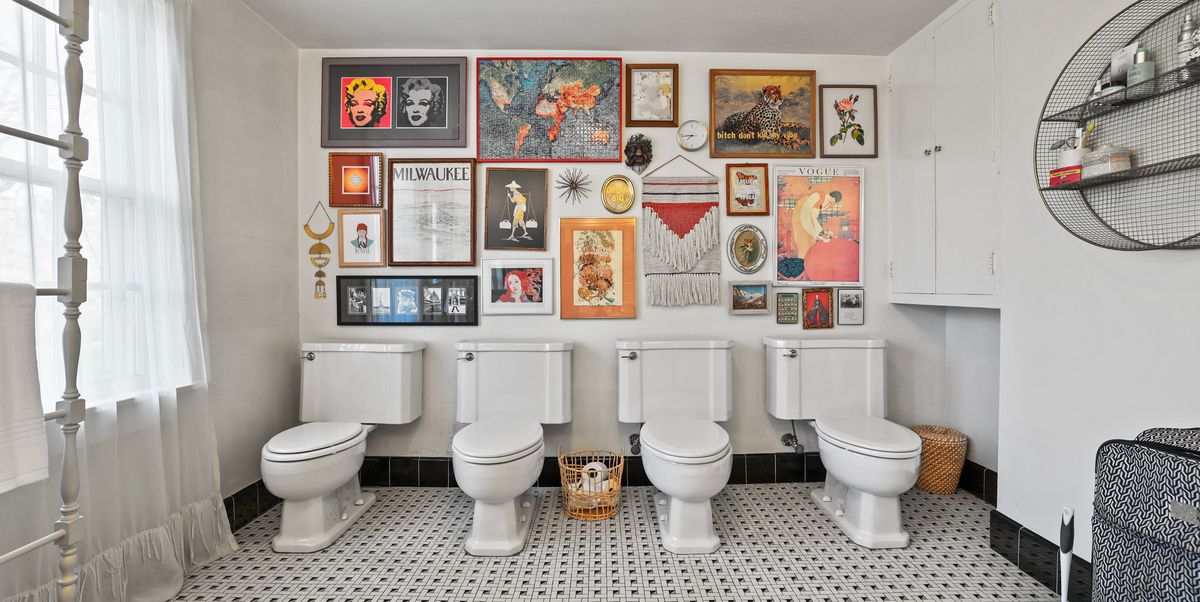 This Zillow Listing Has a Bathroom With Four Toilets and the Internet Is Confused