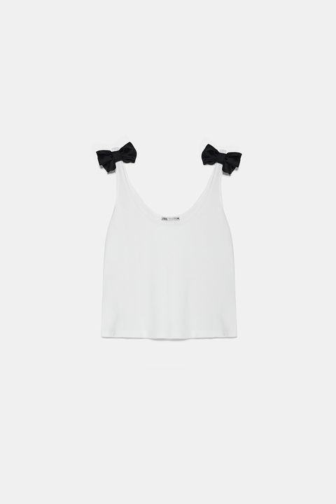 exposición Inocencia Electrizar De Valentino a Zara: la blusa con lazo más deseada del año