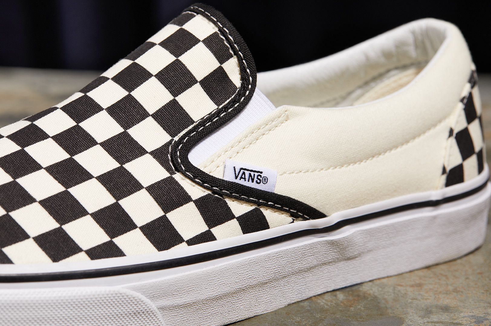 vans chequered