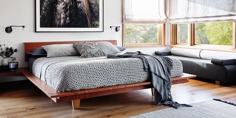 Bedrooms With Low Platform Beds, What Type Of Bedding For Platform Bed