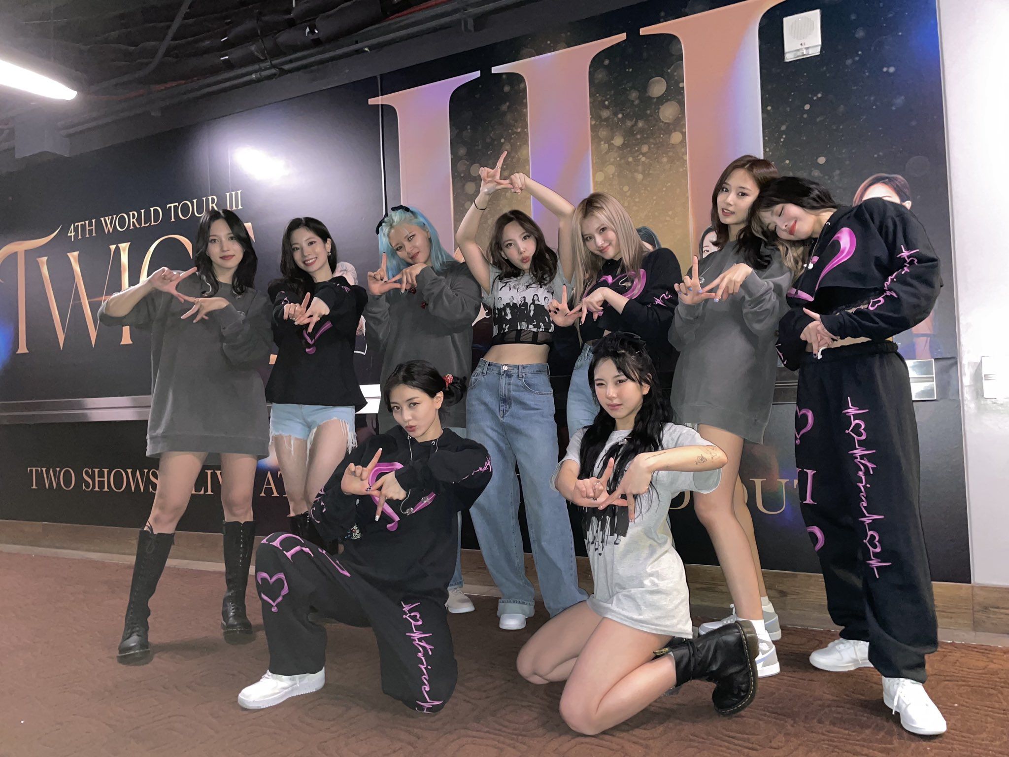 TWICE ワールドツアーⅢ アメリカ公演グッズ セットアップ - タレント ...