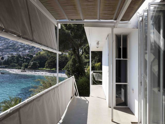 Villa E 1027 Eileen Gray S Masterpiece Defaced By Le Corbusier