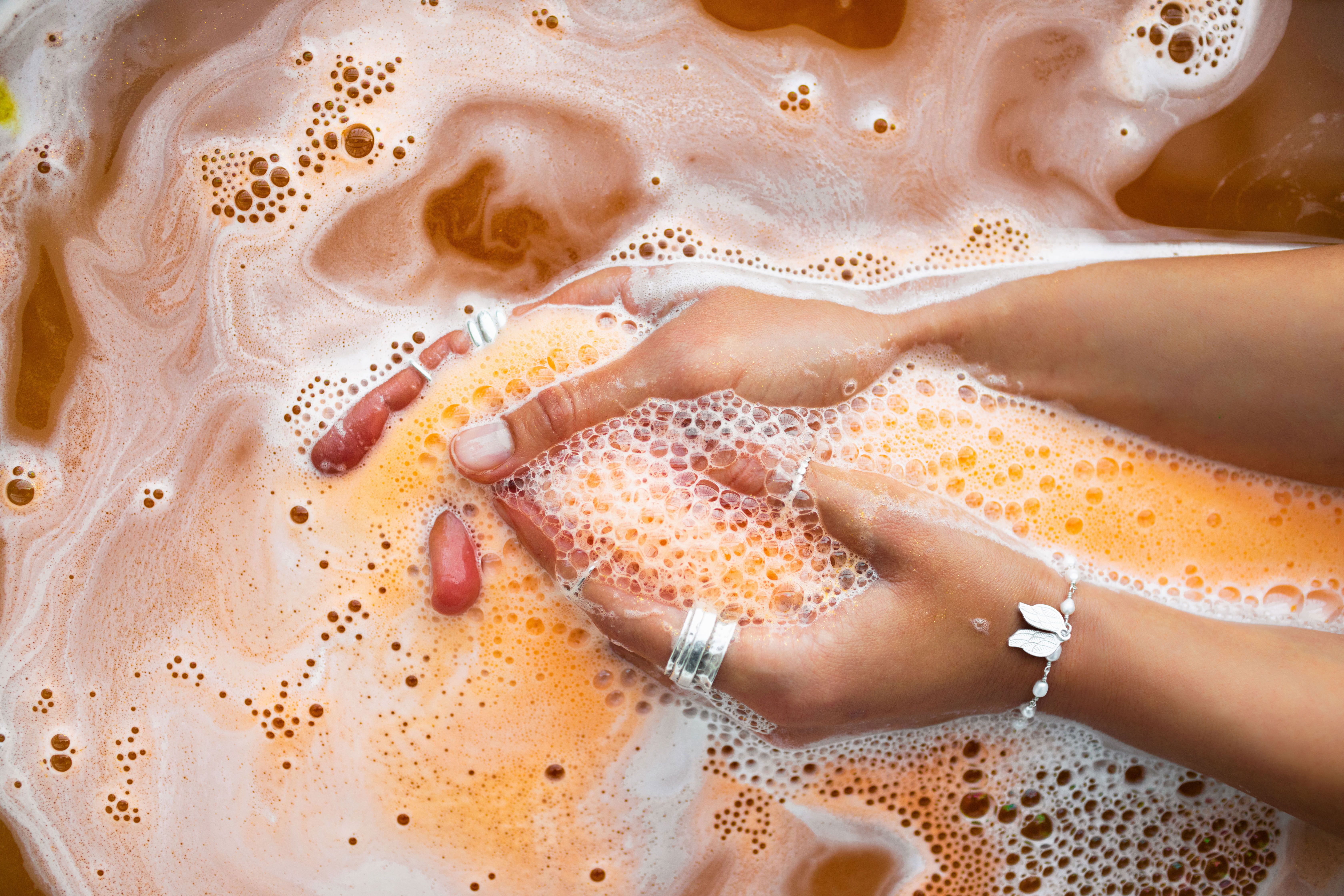 bath bomb in water