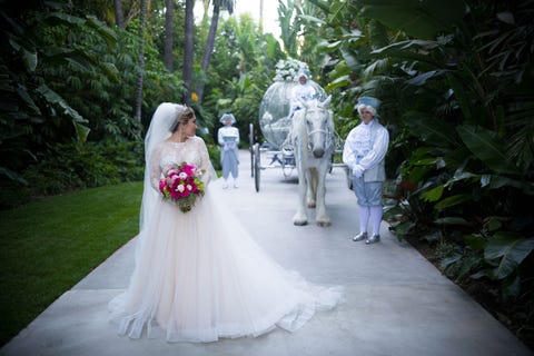 What It S Really Like To Get Married At Disney Wedding Ideas Image