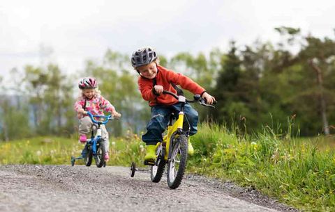 kids riding bikes from amazon