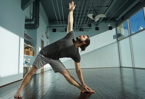 5 Essential Yoga Poses for Men | Bicycling