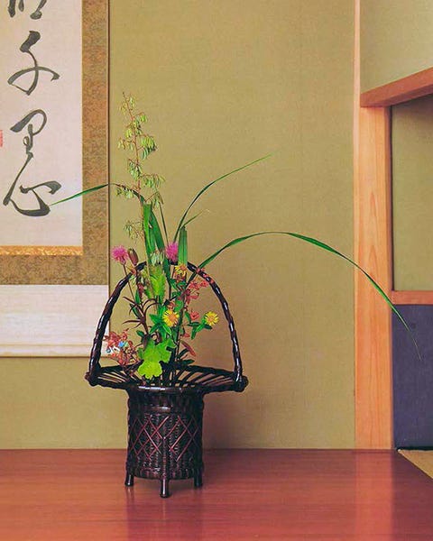 10月のいけばな 秋草と籠 生け花 いけばな 生花 華道 10月のいけばな 秋草と籠 生け花 いけばな 生花 華道