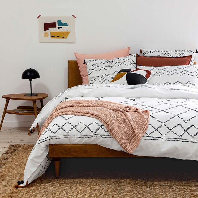 100-cotton-bedding-the-best-sets-for-warm-summer-nights