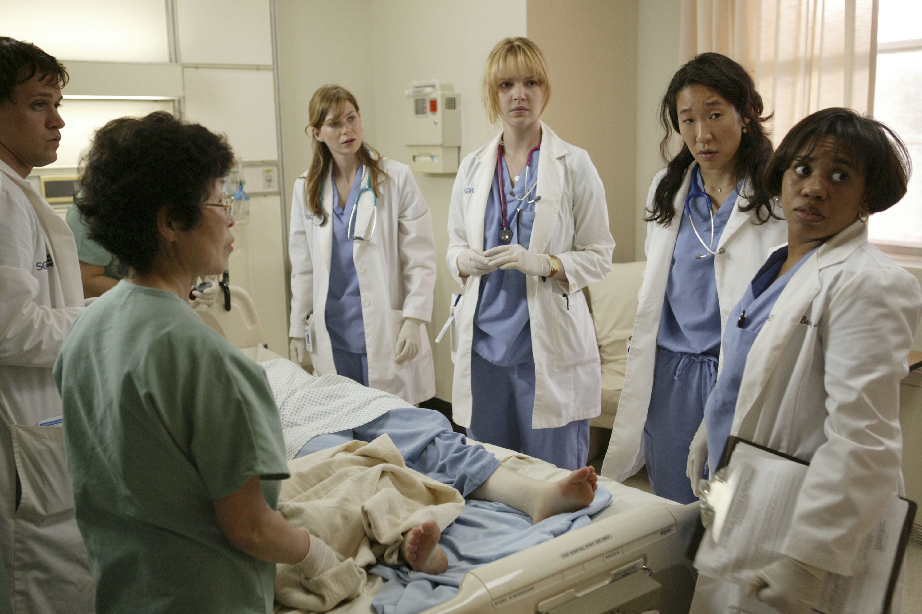 who gets pregnant in grey anatomy season 1