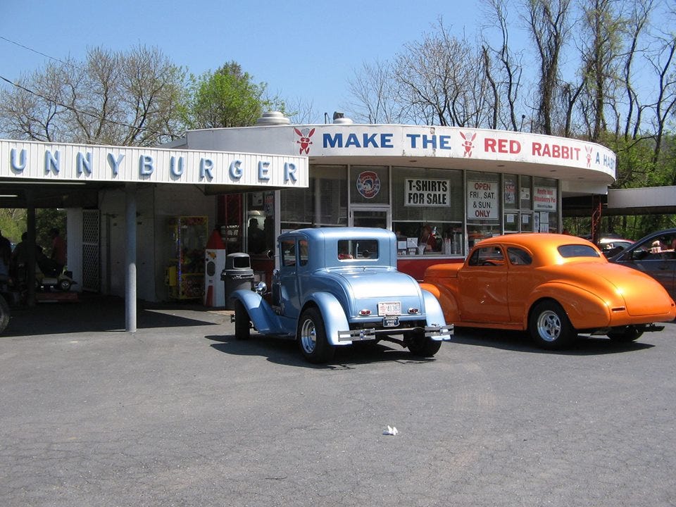 Drive-In Restaurants - Restaurants Where You Can Eat in Your Car