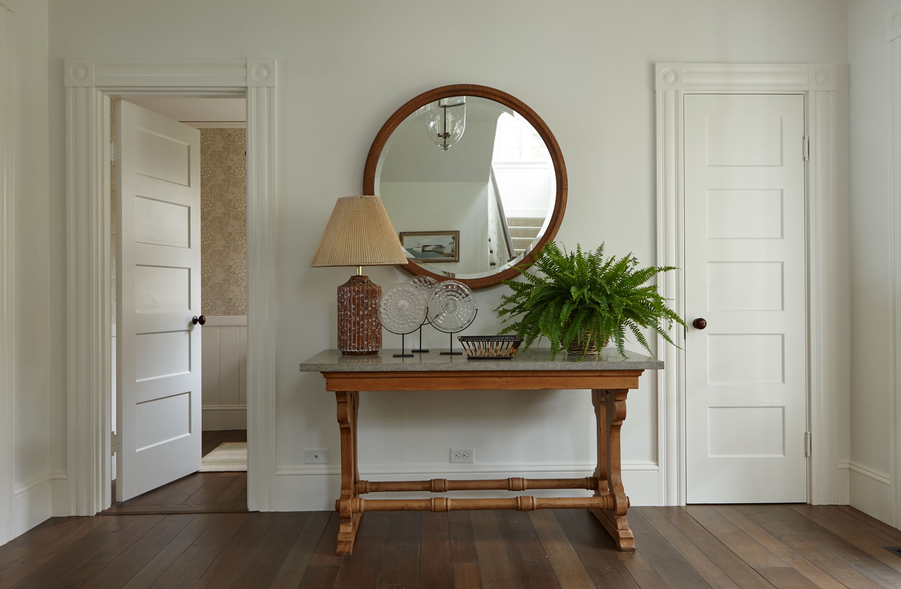 how to decorate a console table