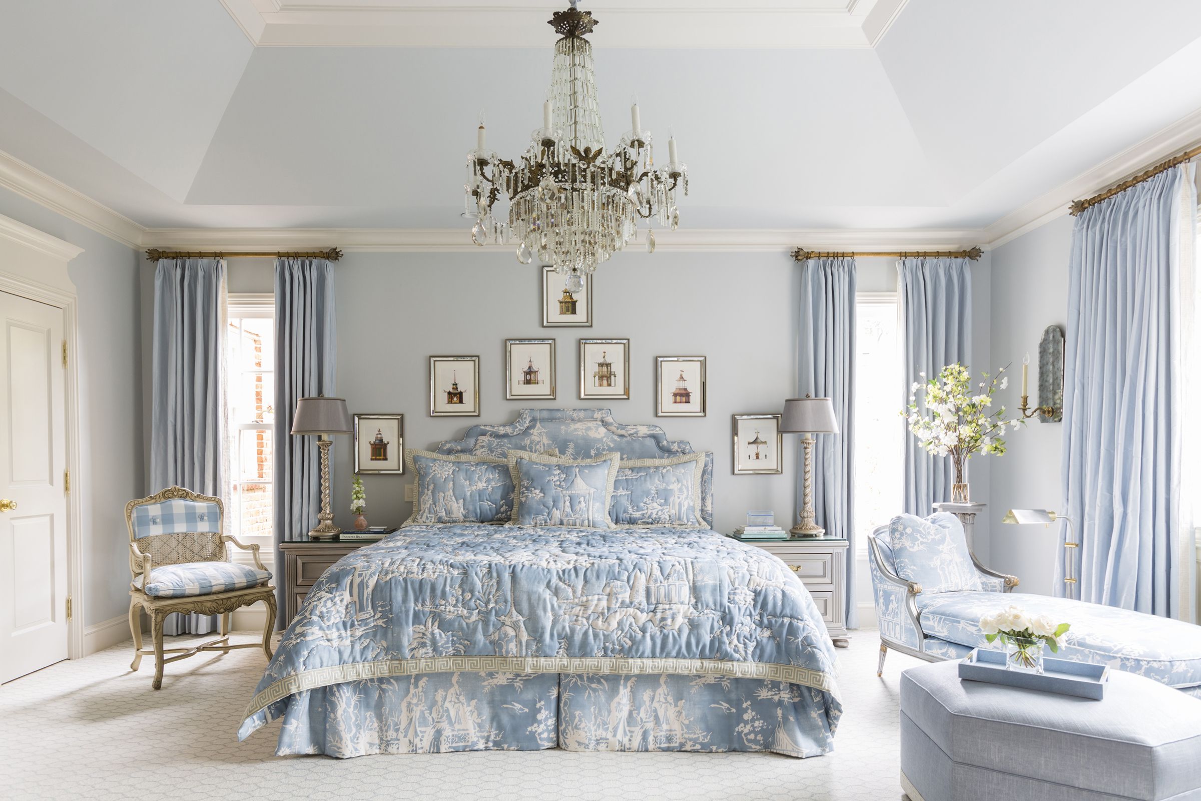23 Decorating Tricks For Your Bedroom Chandeliers