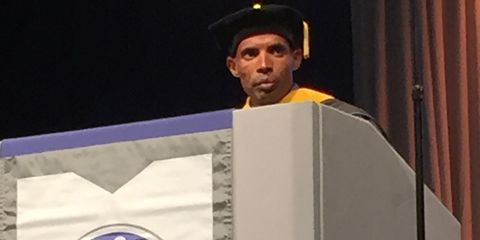Meb Keflezighi gives commencement address