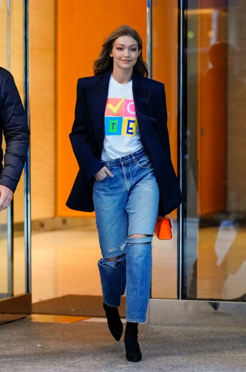 21 Ripped Jeans Outfits How To Wear Ripped Distressed Denim 21 Ripped Jeans Outfits How To Wear Ripped Distressed Denim
