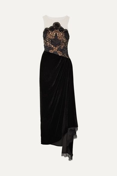 Kate Middleton Wears Semi Sheer Black Lace Alexander McQueen Gown For ...