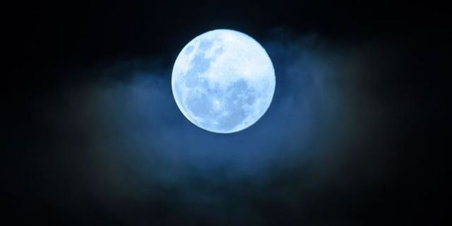 2020年10月31日夜の天体・星に注目！　ブルームーン（満月）