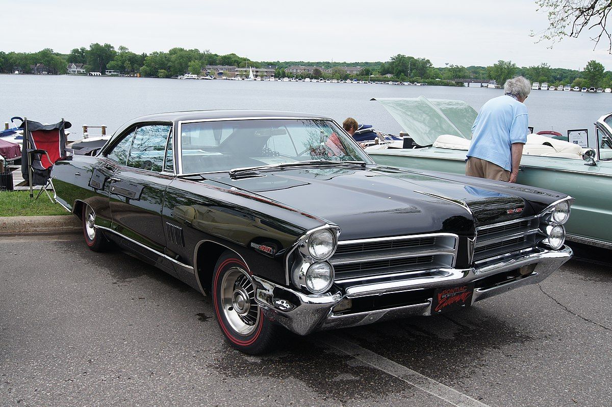 old car with long trunk