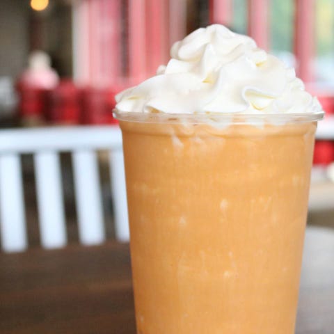 Drink, Food, Floats, Non-alcoholic beverage, Milkshake, Cream, Frappé coffee, Bombardino, Whipped cream, Ingredient, 